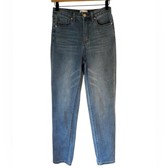 Abound Medium Wash Boyfriend High Rise Classic Women’s Jeans Size 28 - Picture 1 of 6